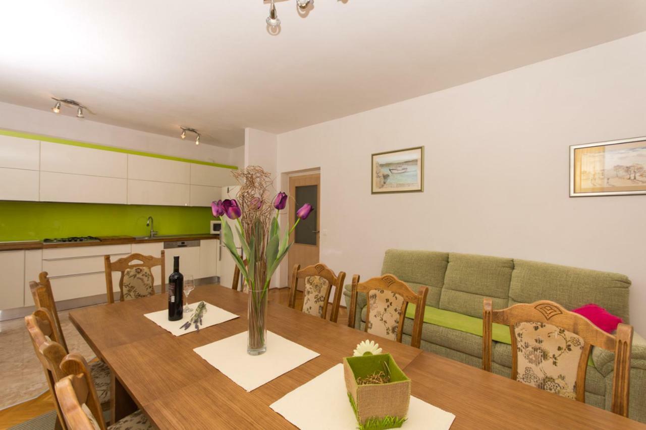 Apartman Domic Slatine Eksteriør billede