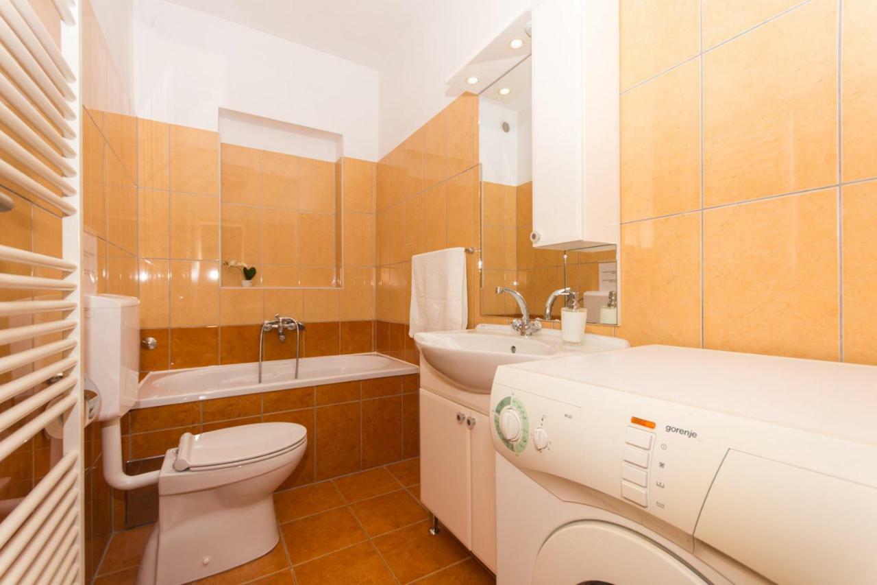 Apartman Domic Slatine Eksteriør billede
