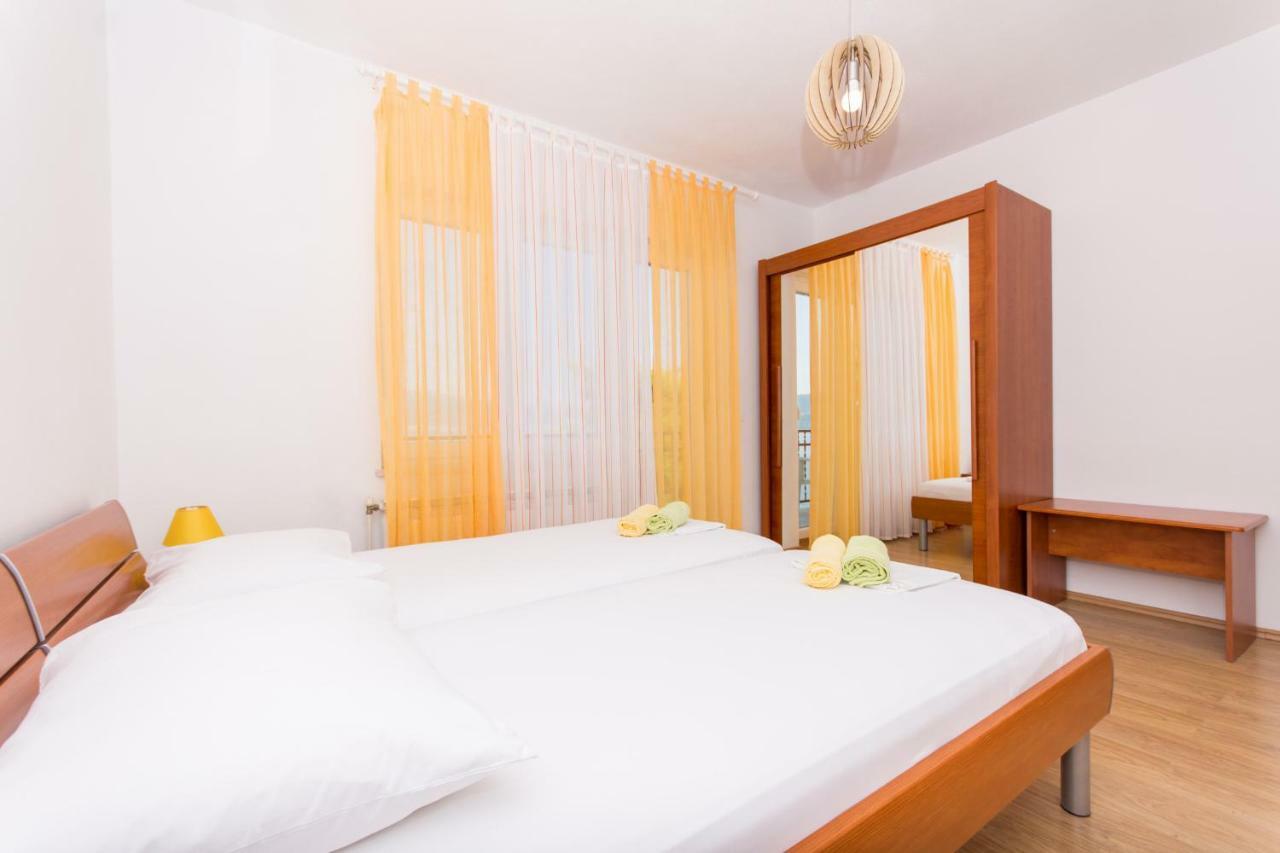 Apartman Domic Slatine Eksteriør billede